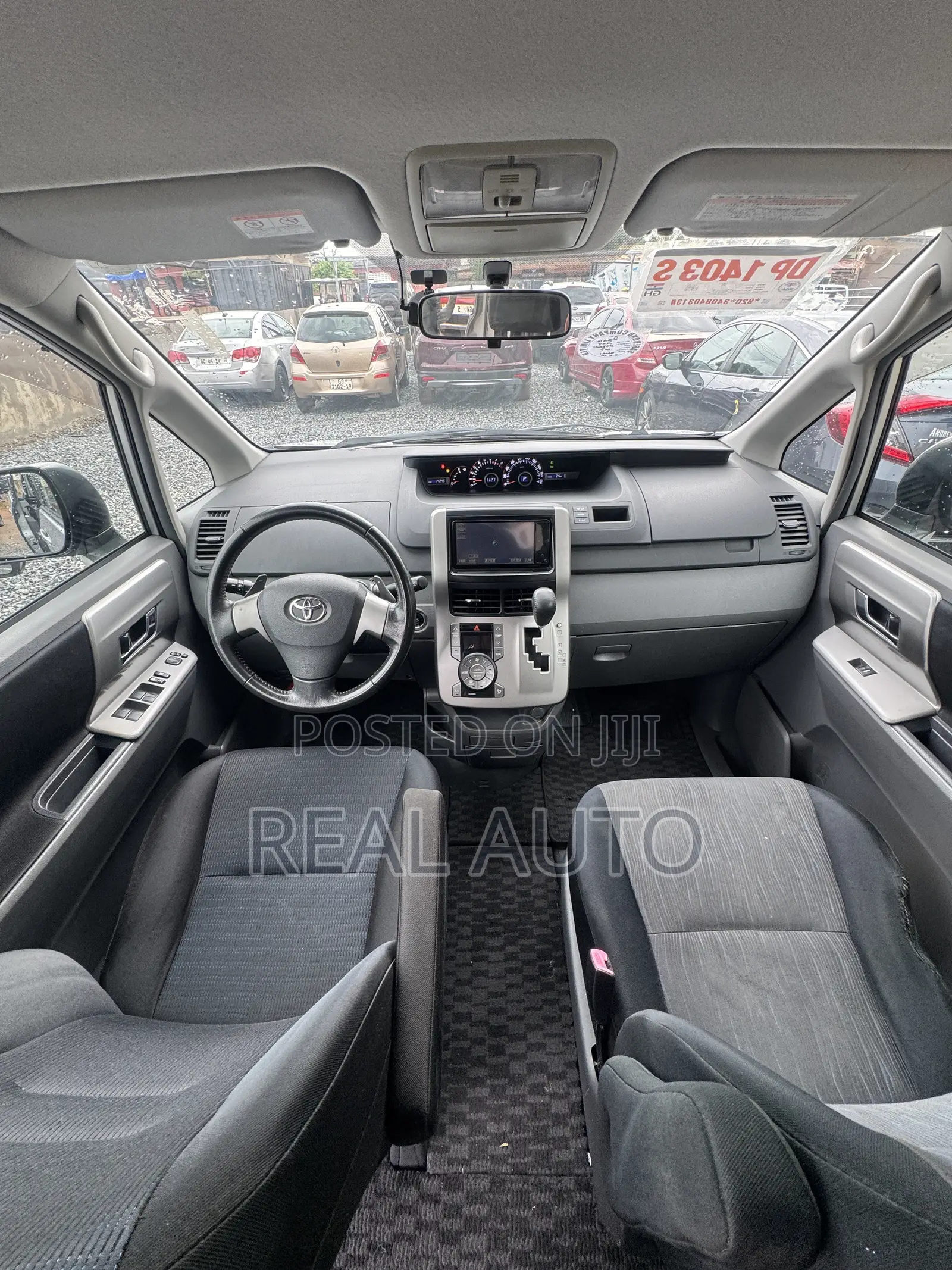 Toyota Voxy SV Premium 2014 Silver