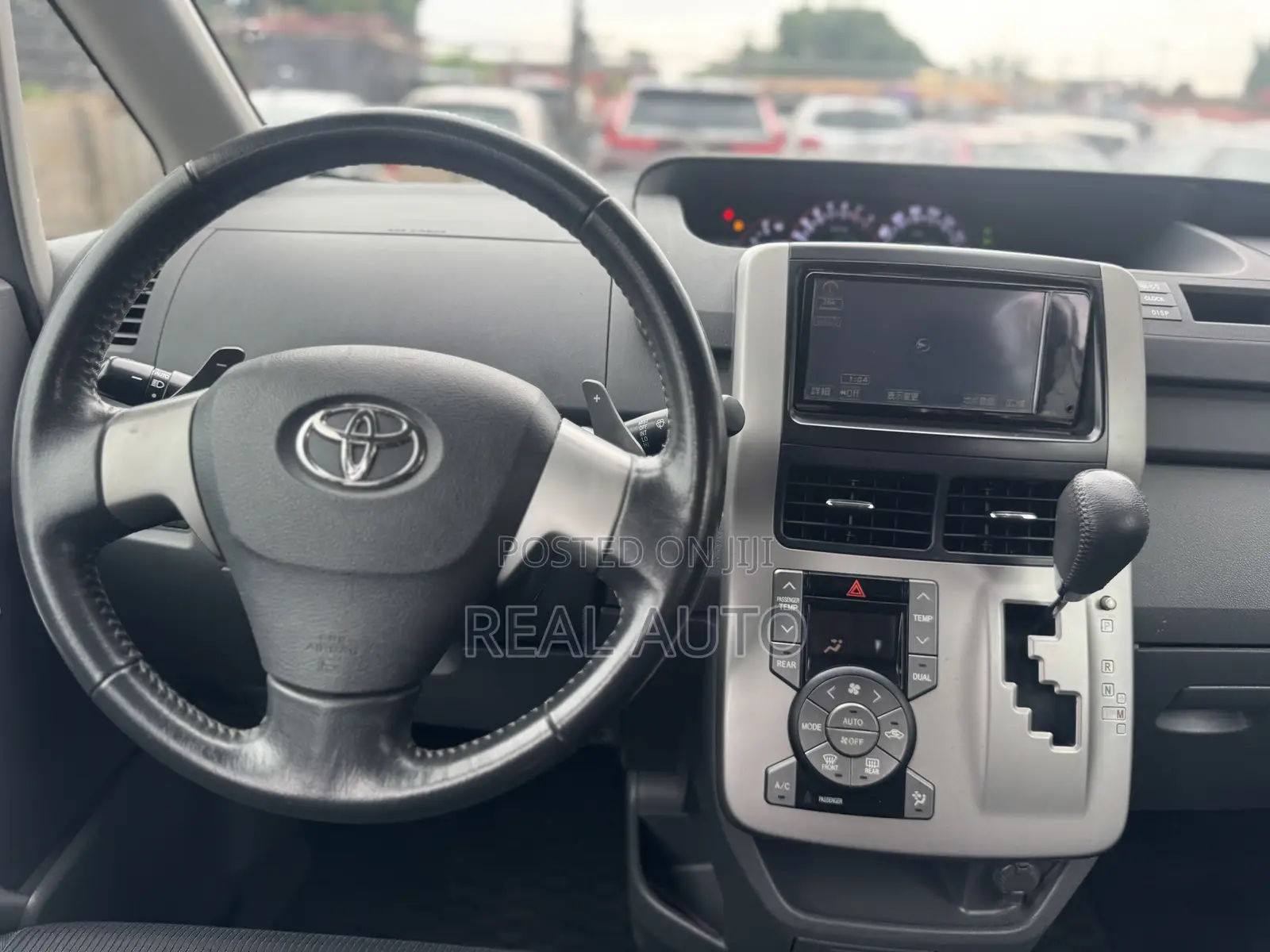 Toyota Voxy SV Premium 2014 Silver