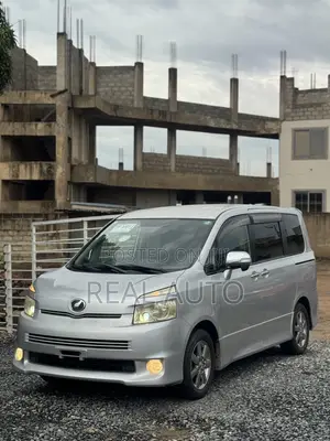 Toyota Voxy SV Premium 2014 Silver