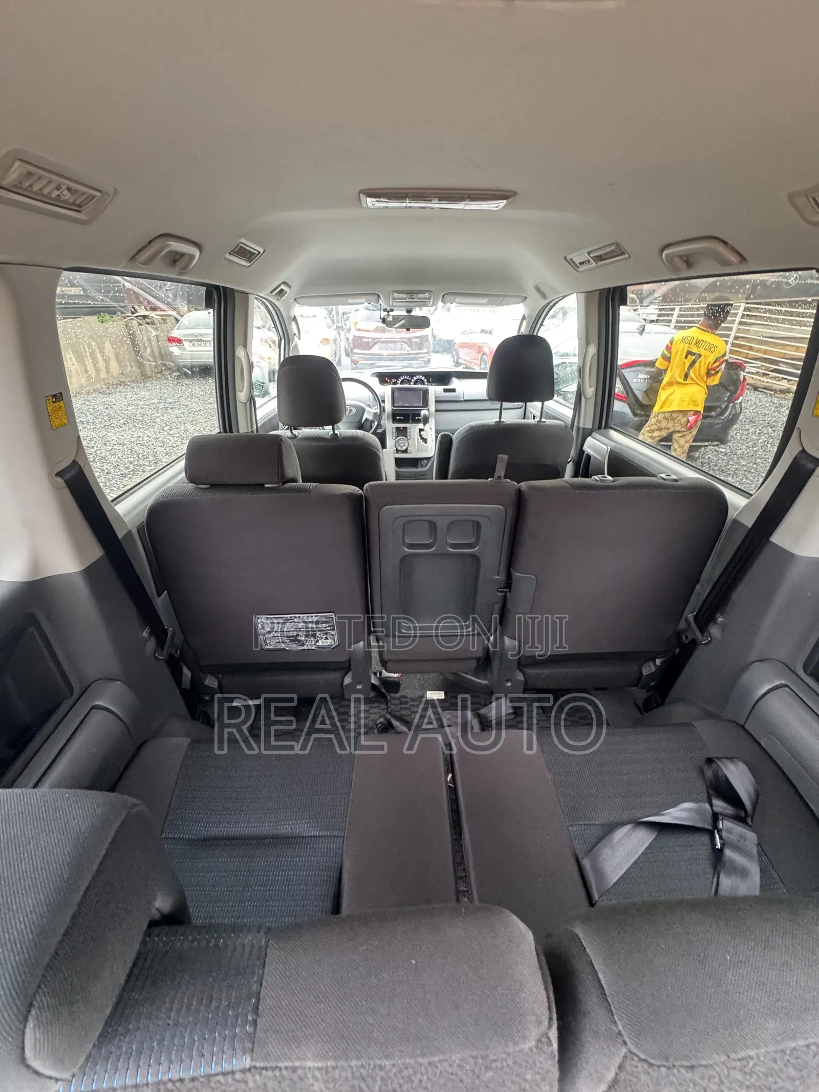 Toyota Voxy SV Premium 2014 Silver