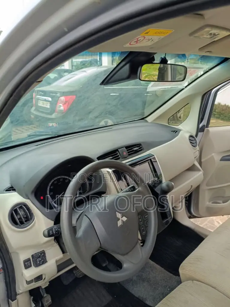 Mitsubishi EK Wagon 660 FWD 2015 Gray