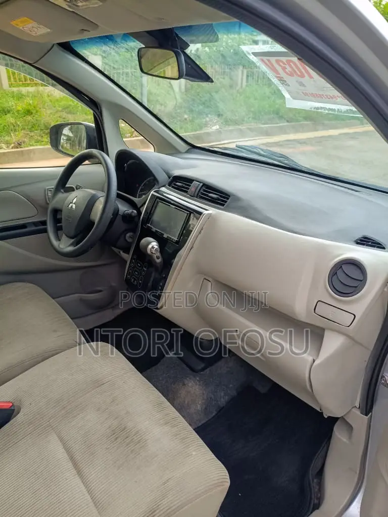 Mitsubishi EK Wagon 660 FWD 2015 Gray