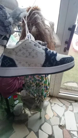 Boys Neakers