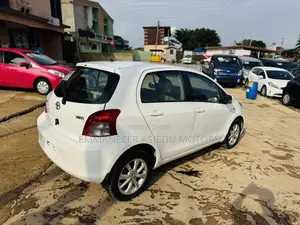 Toyota Yaris LE Hatchback 5dr 2013 White