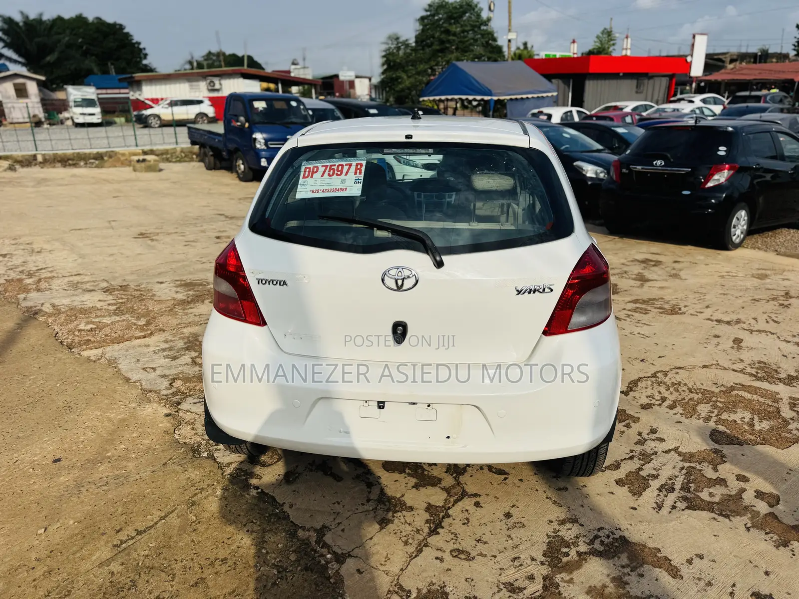 Toyota Yaris LE Hatchback 5dr 2013 White