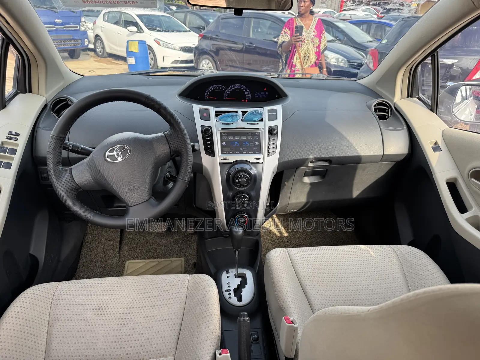Toyota Yaris LE Hatchback 5dr 2013 White