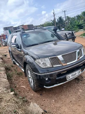 Nissan Navara 2010 Black