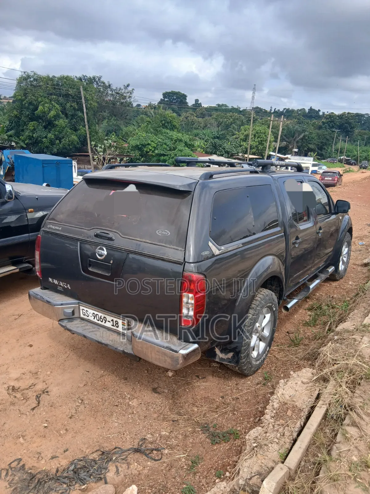 Nissan Navara 2010 Black