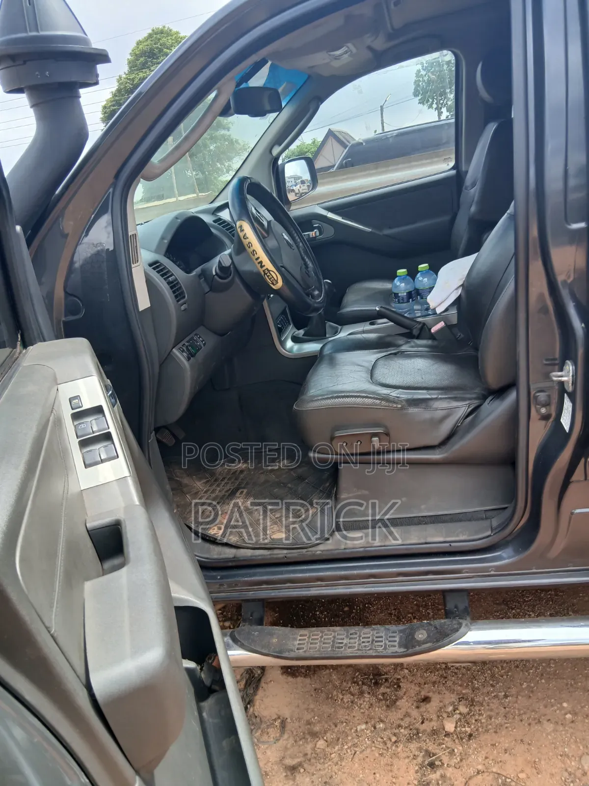 Nissan Navara 2010 Black