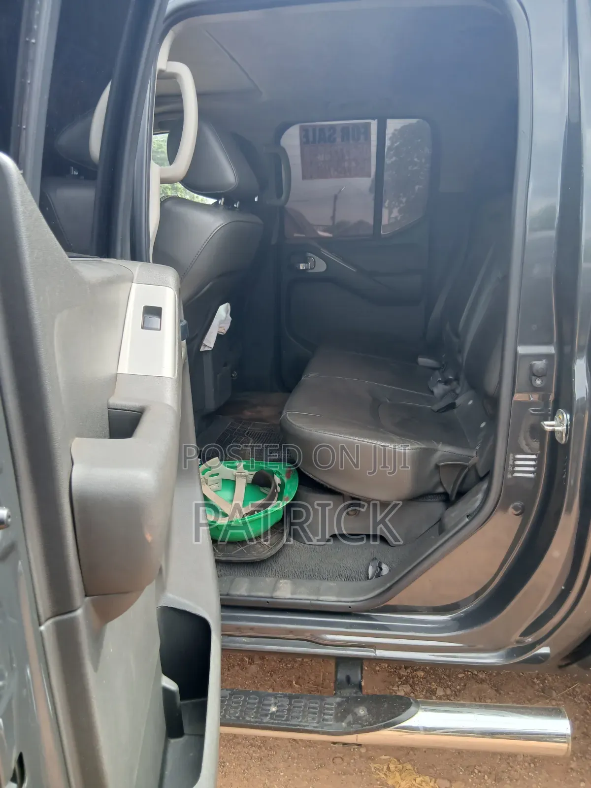 Nissan Navara 2010 Black