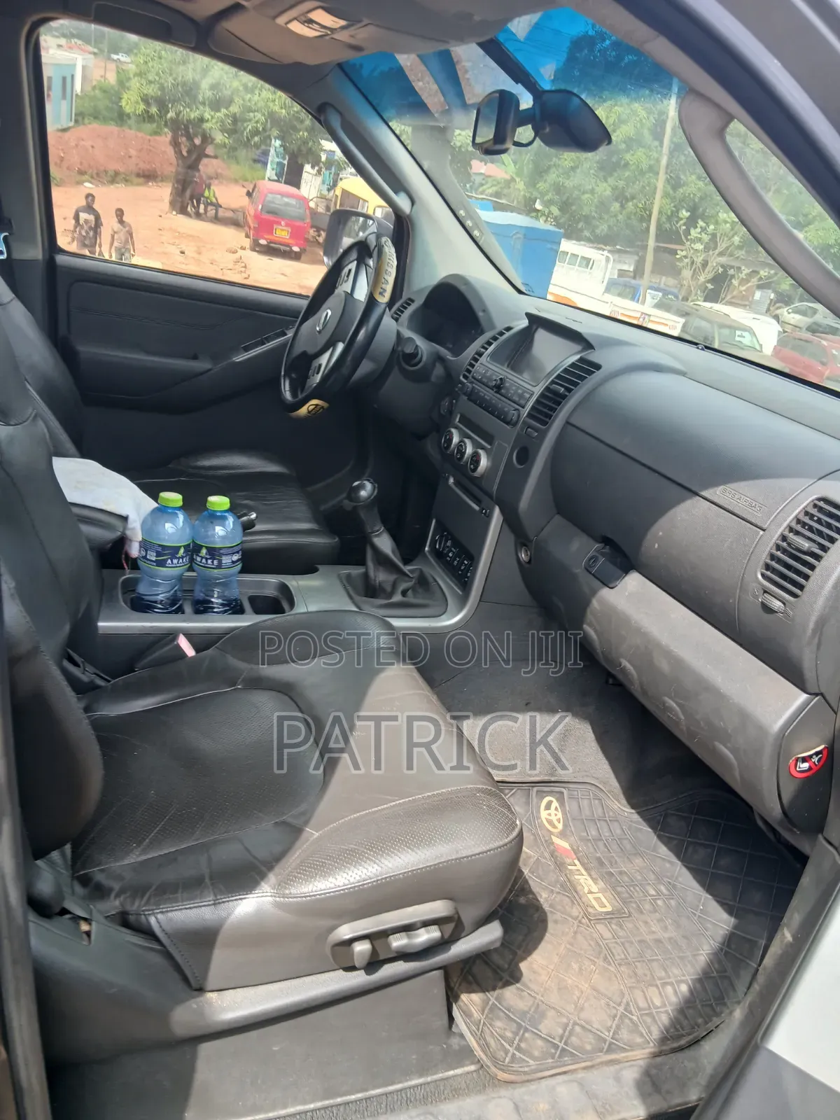 Nissan Navara 2010 Black