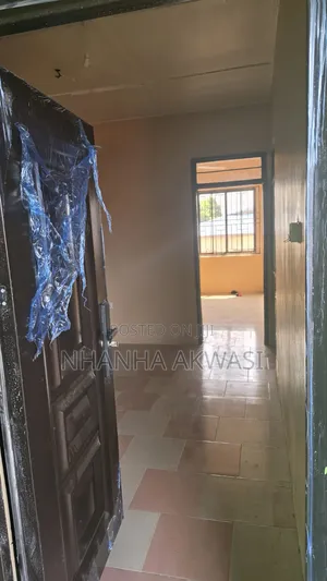 1bdrm Apartment in Chamber And Hall, Sakumono for rent