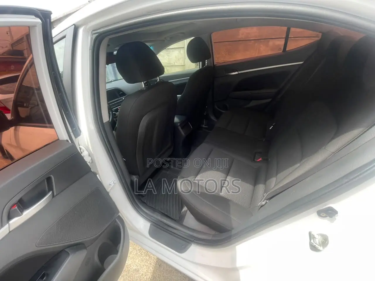 Hyundai Elantra 2022 White
