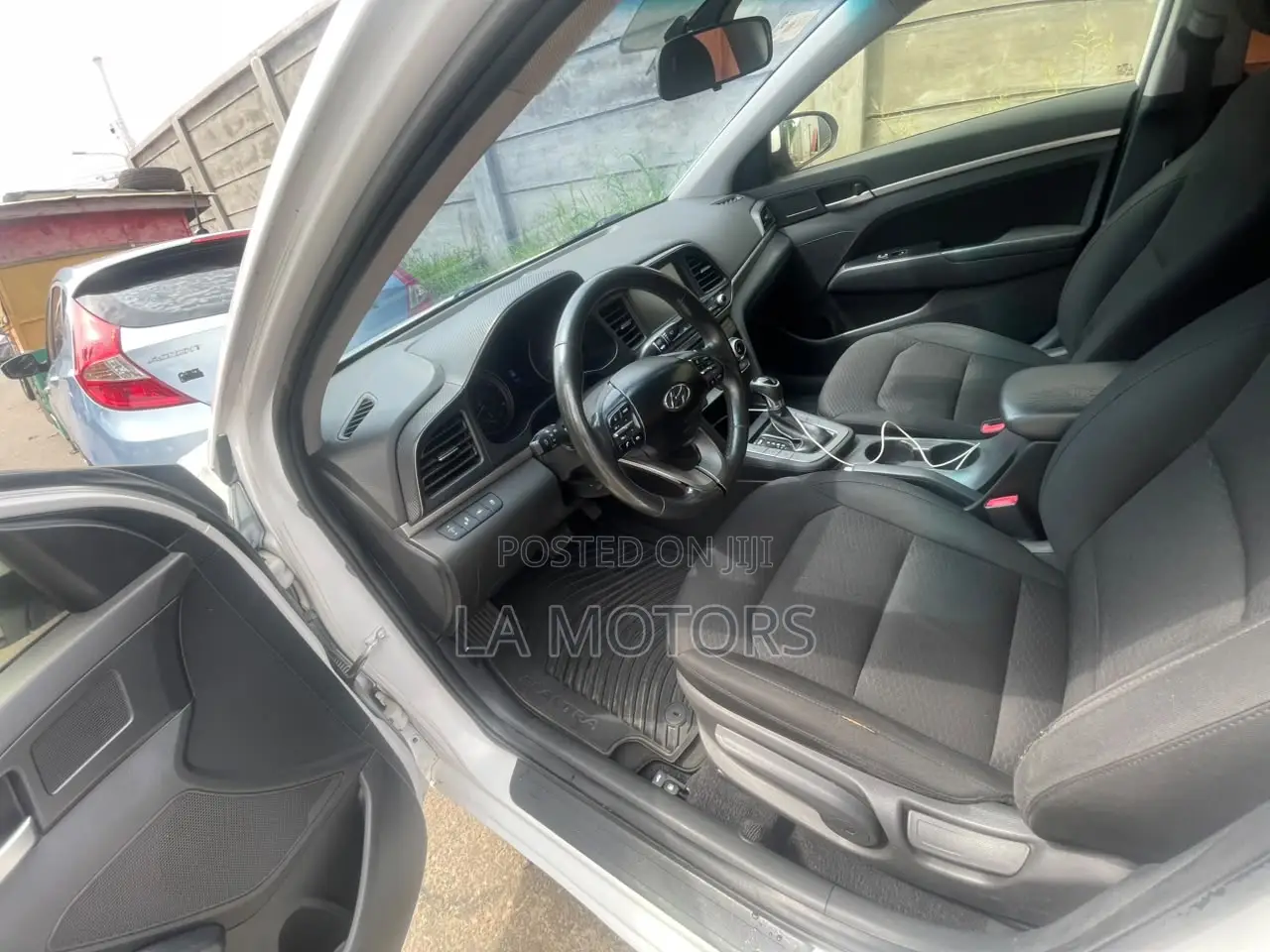 Hyundai Elantra 2022 White