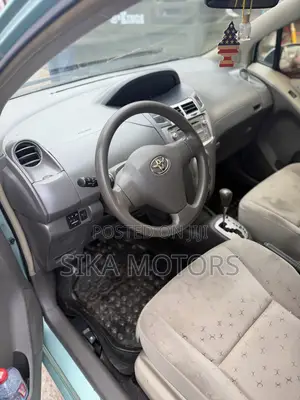 Toyota Vitz 2010