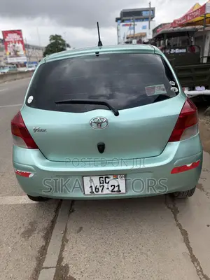 Toyota Vitz 2010