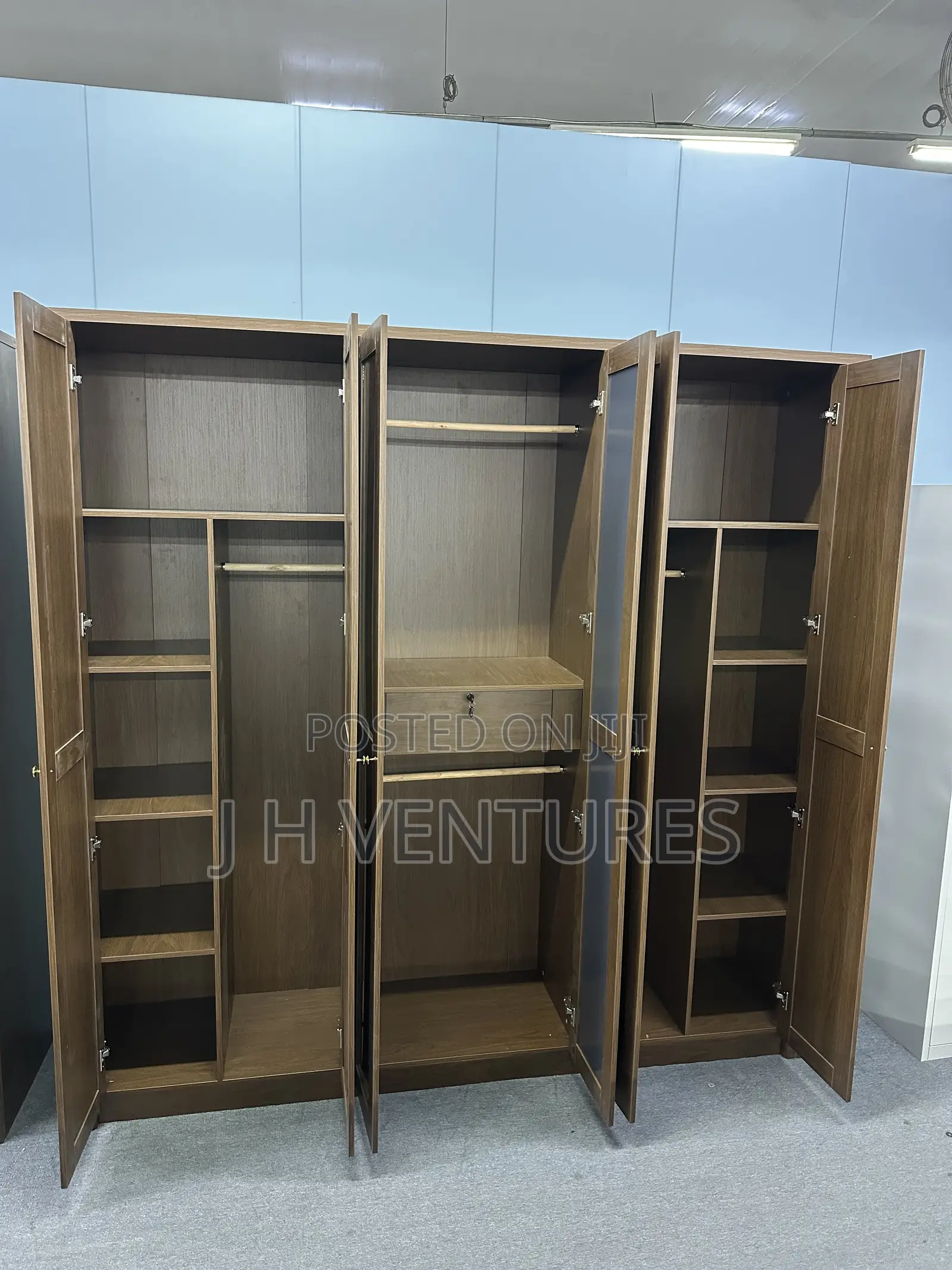 Classic 6 Doors Wardrobe