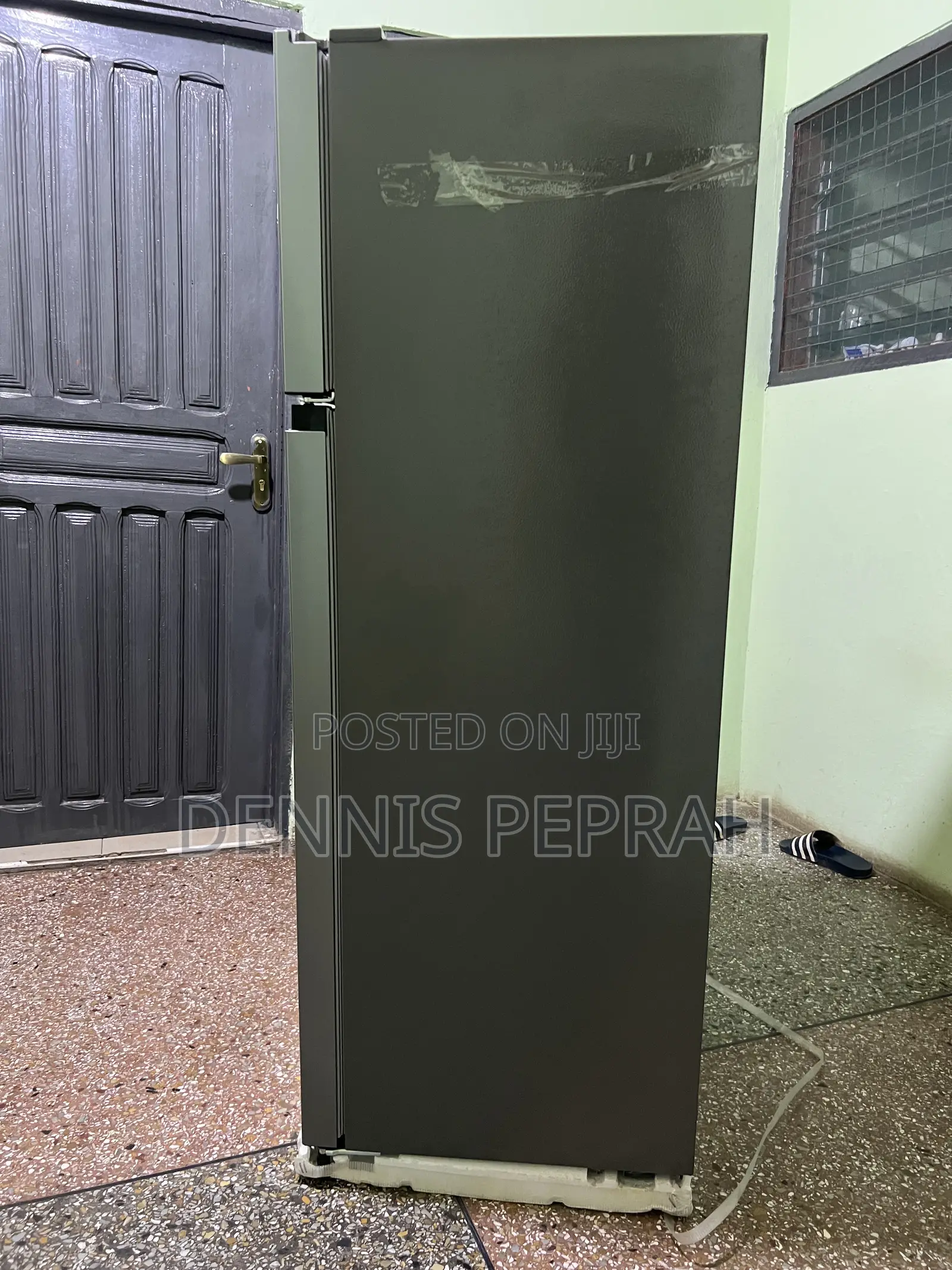 New Hisense Refigerator With Water Dispenser