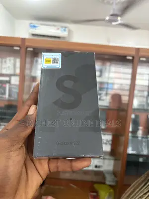 New Samsung Galaxy S22 5G 128 GB Blue