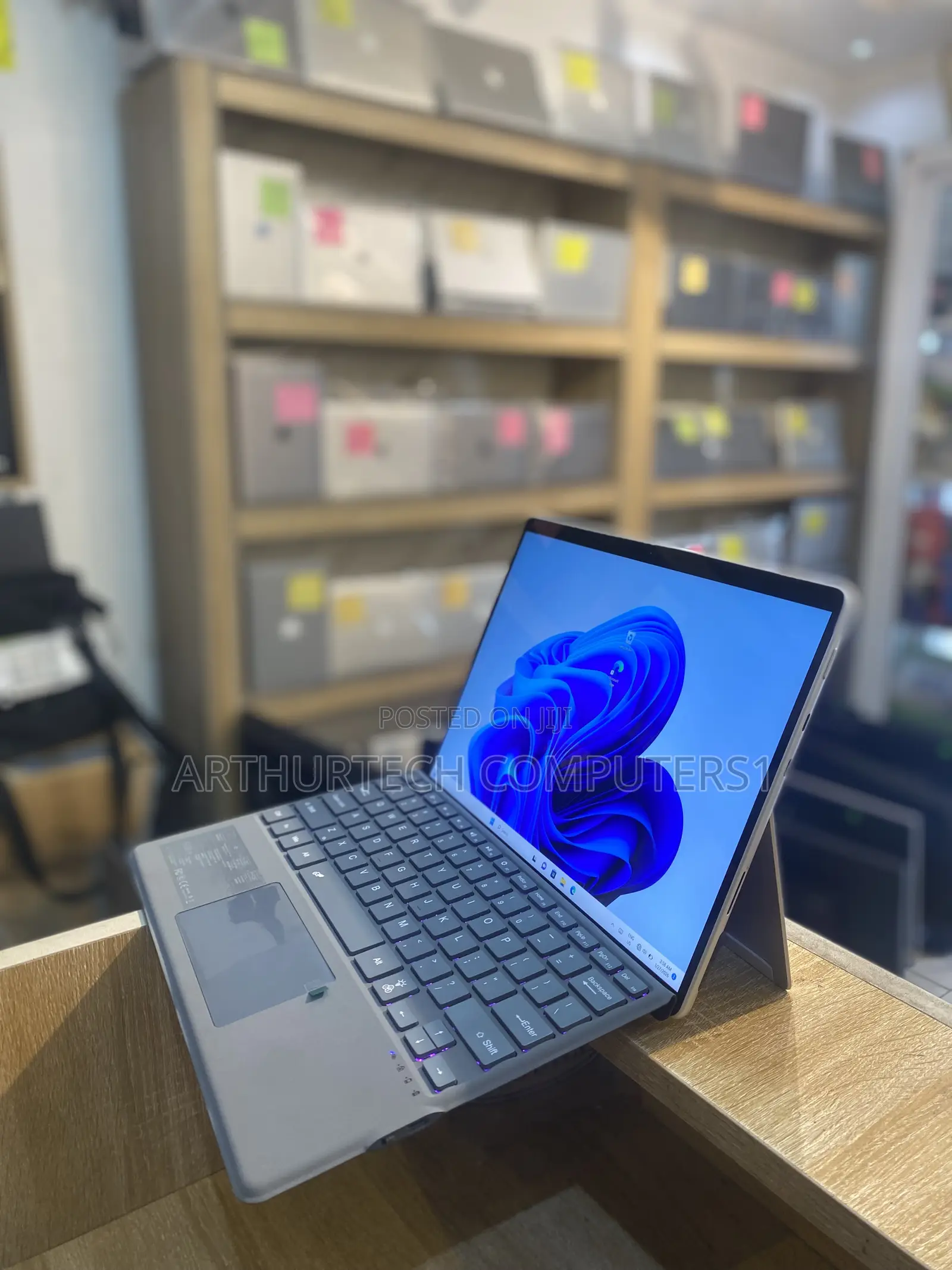New Laptop Microsoft Surface Pro 8 16GB Intel Core i7 SSD 512GB