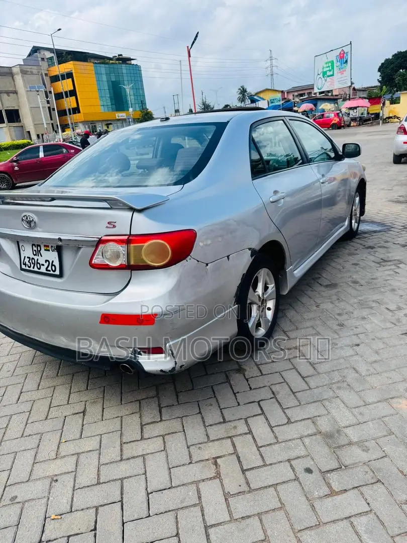 Toyota Corolla S 4dr Sedan (1.8L 4cyl 4A) 2013 Silver