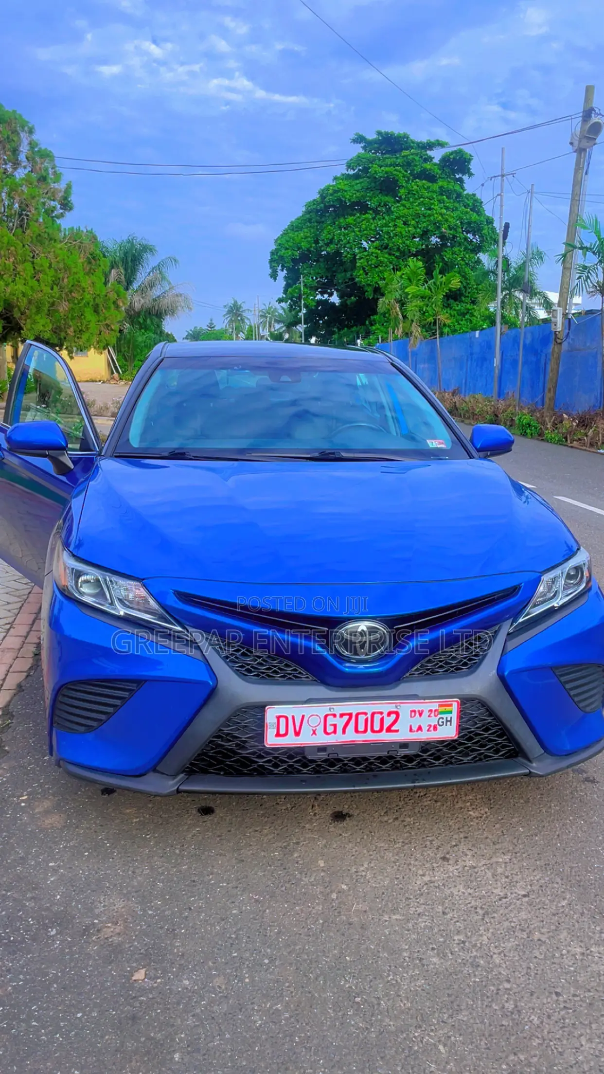 Toyota Camry SE (2.5L 4cyl 8A) 2019 Blue