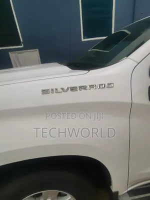Chevrolet Silverado 2024 White