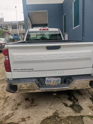 Chevrolet Silverado 2024 White