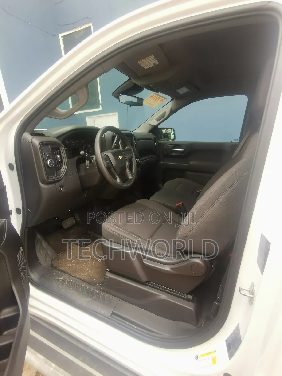 Chevrolet Silverado 2024 White