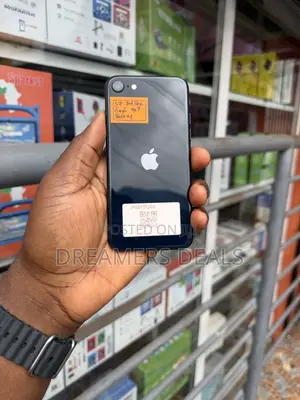 Apple iPhone SE (2022) 64 GB Black