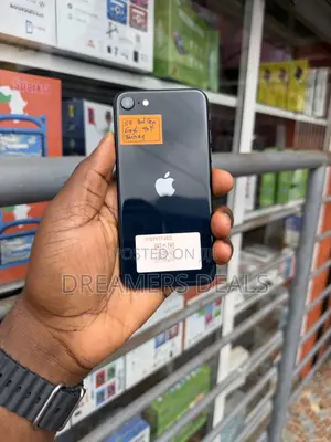 Apple iPhone SE (2022) 64 GB Black