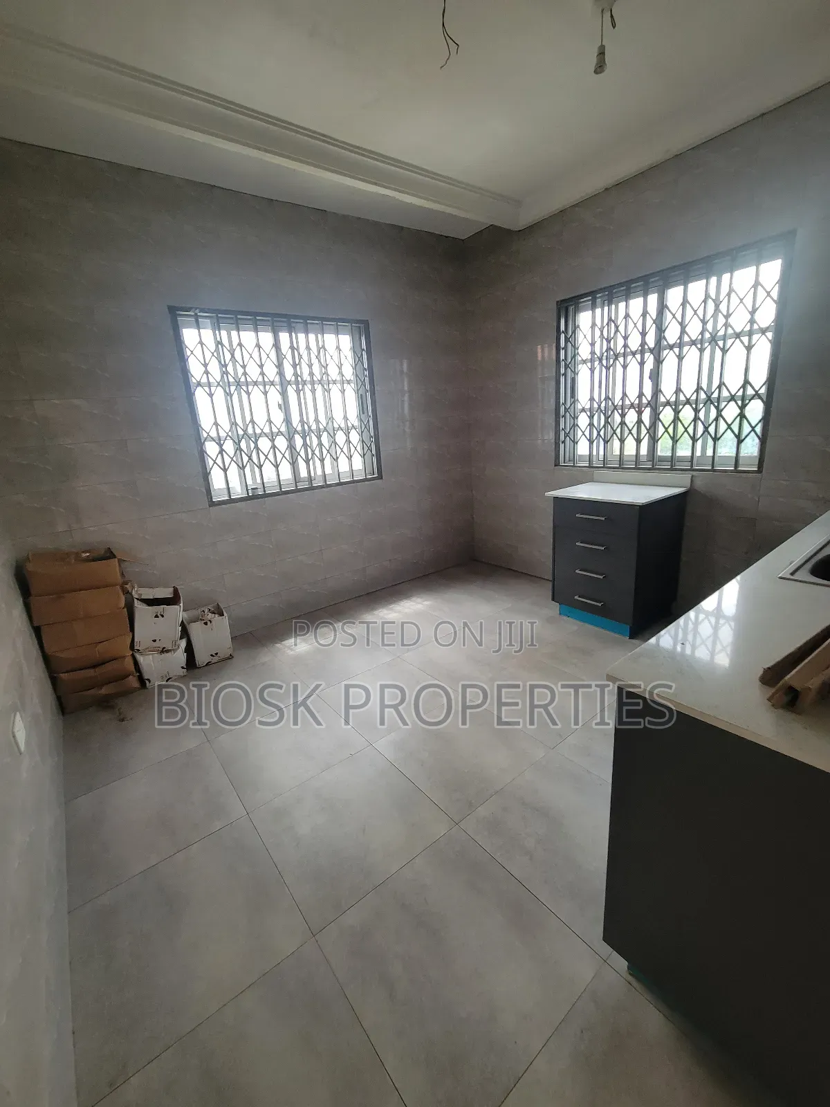 2bdrm Apartment in Biosk Properties, Malejor for rent