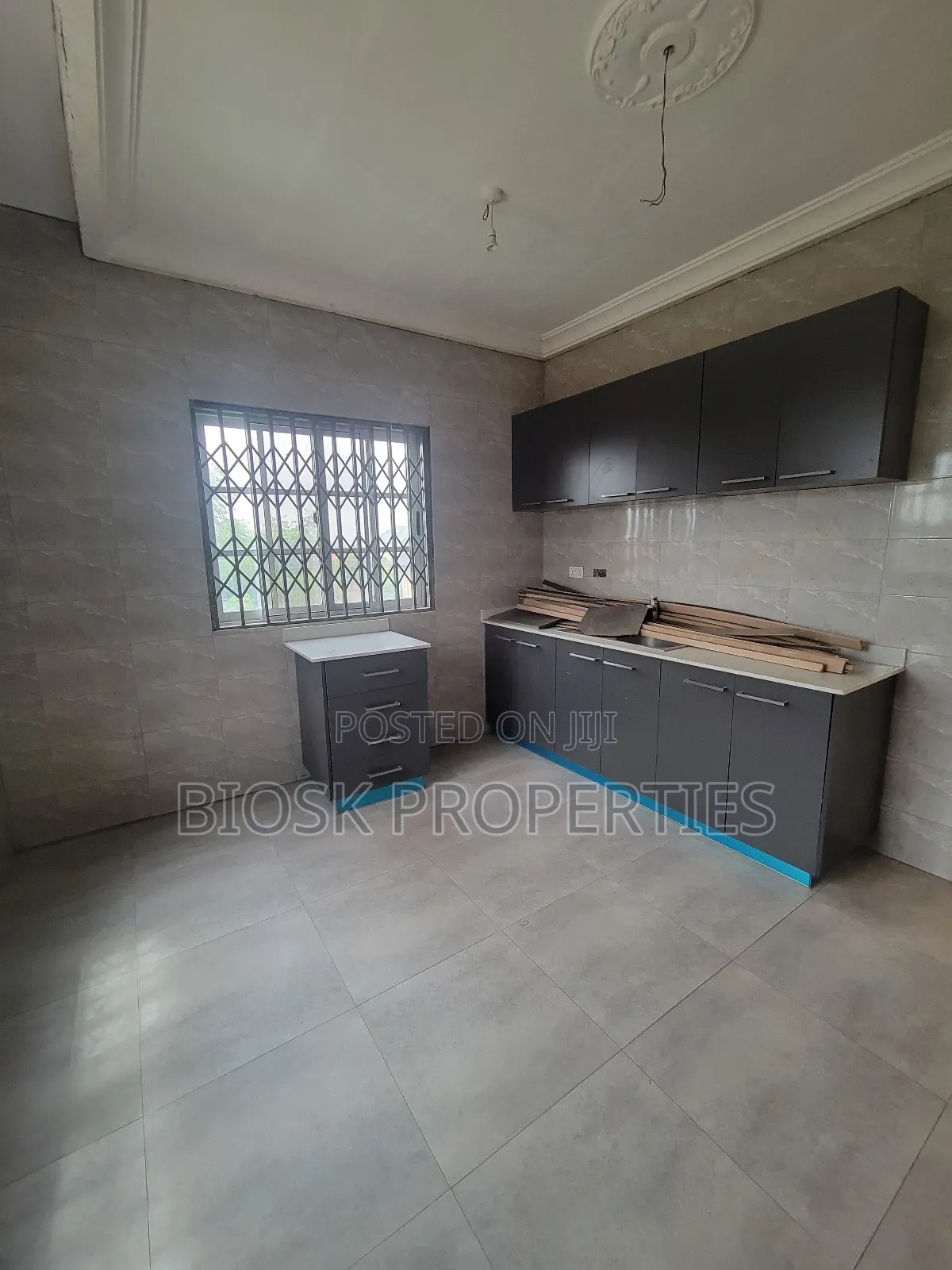 2bdrm Apartment in Biosk Properties, Malejor for rent