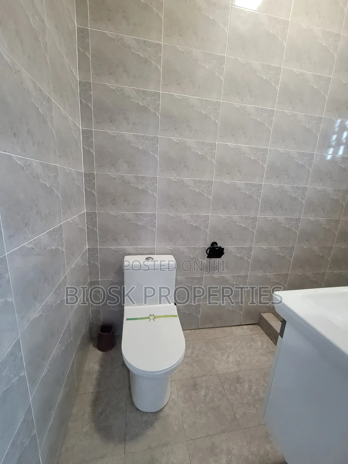 2bdrm Apartment in Biosk Properties, Malejor for rent