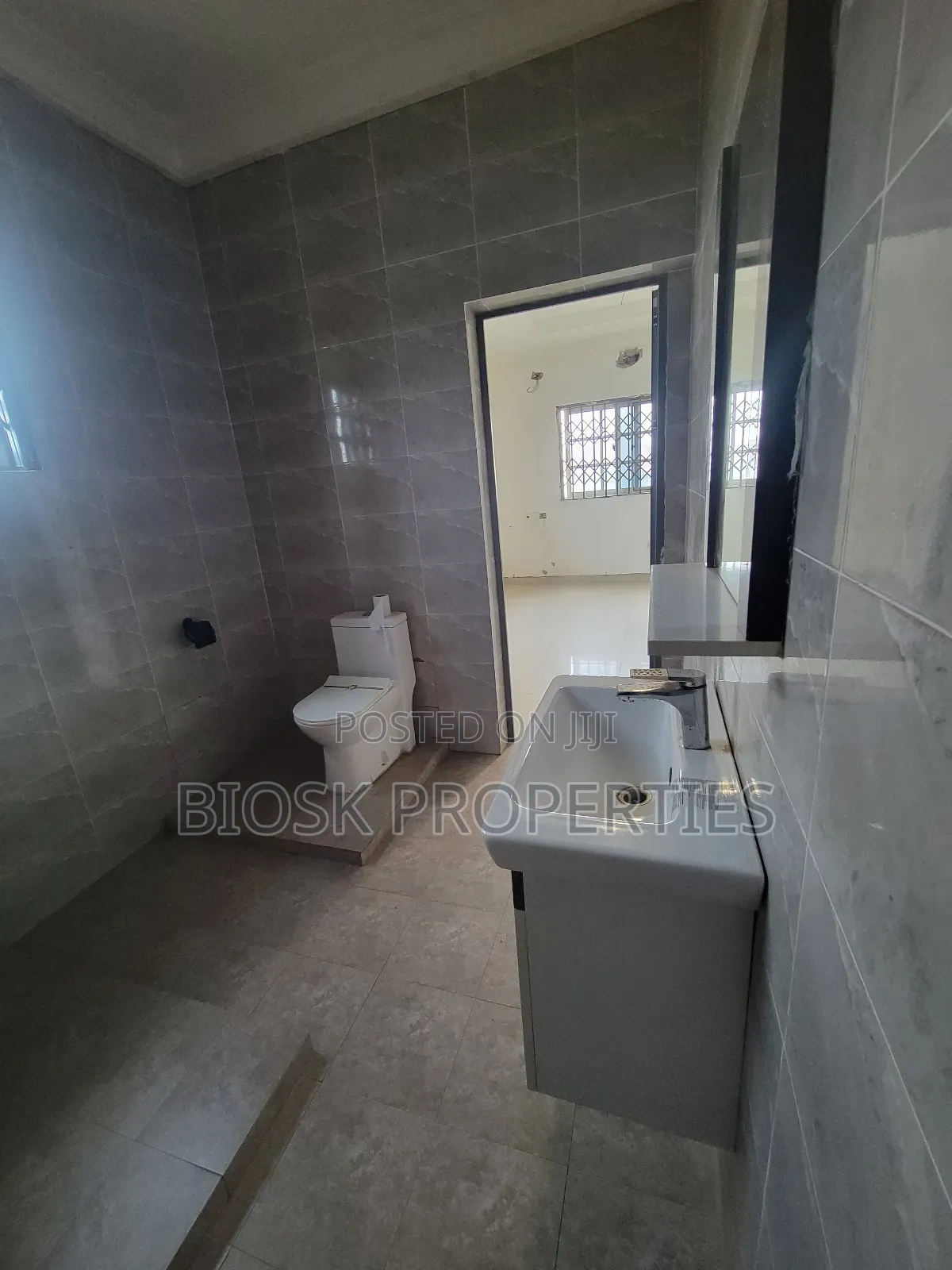 2bdrm Apartment in Biosk Properties, Malejor for rent