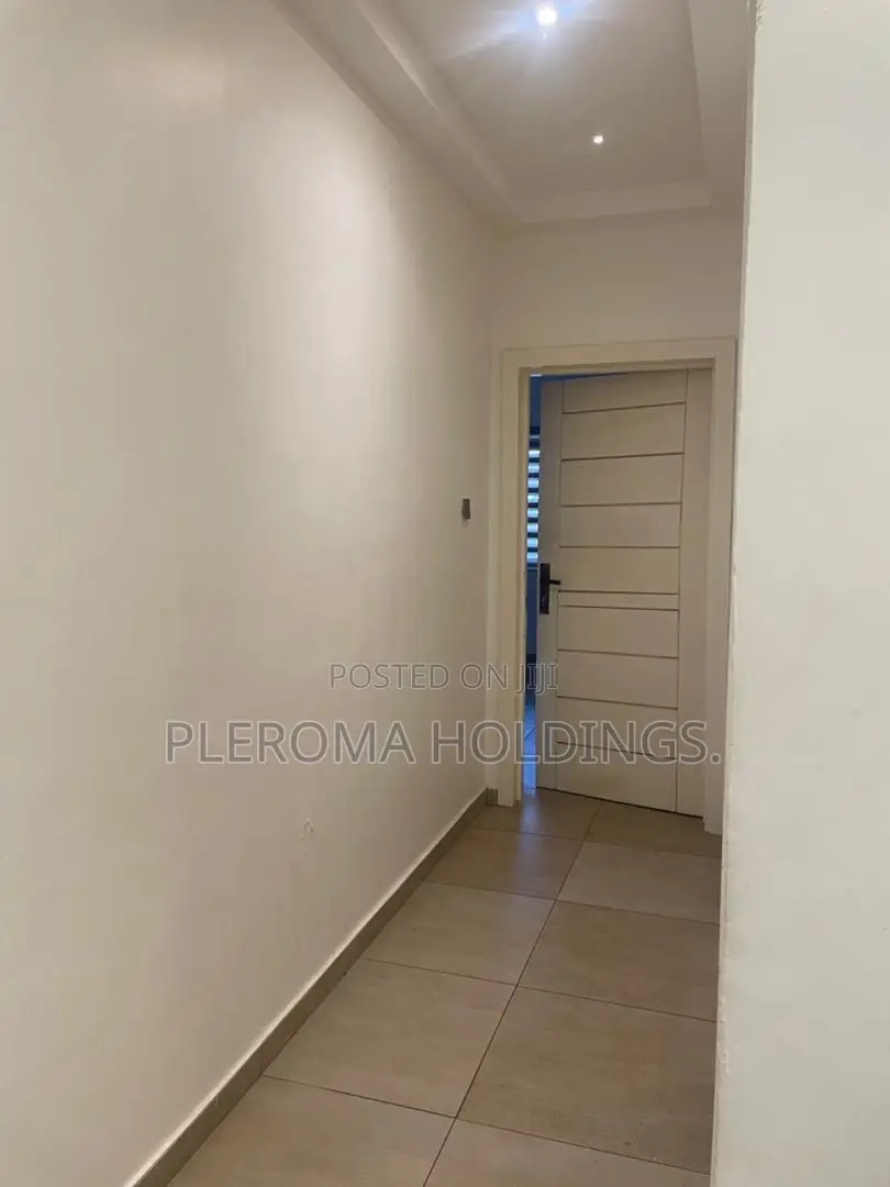 3bdrm Duplex in Oyarifa for sale