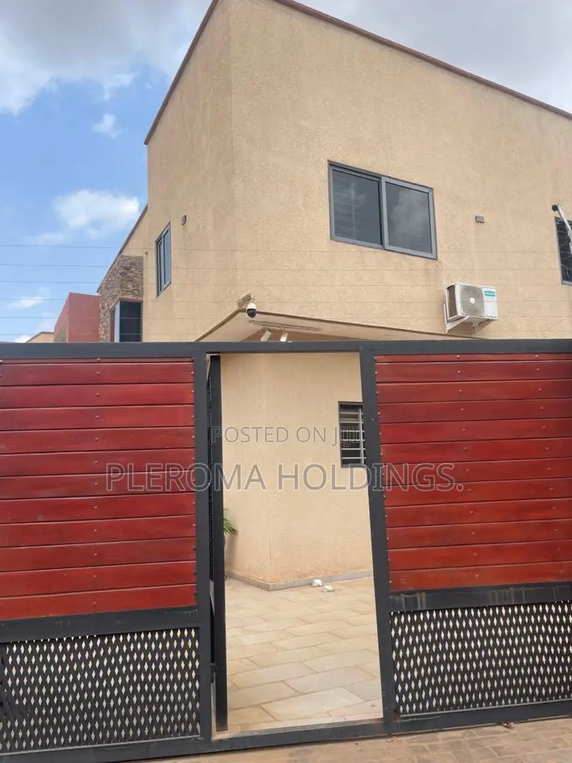 3bdrm Duplex in Oyarifa for sale