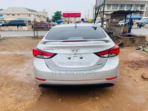 Hyundai Elantra Limited 4dr Sedan (1.8L 4cyl 6A) 2015 Silver