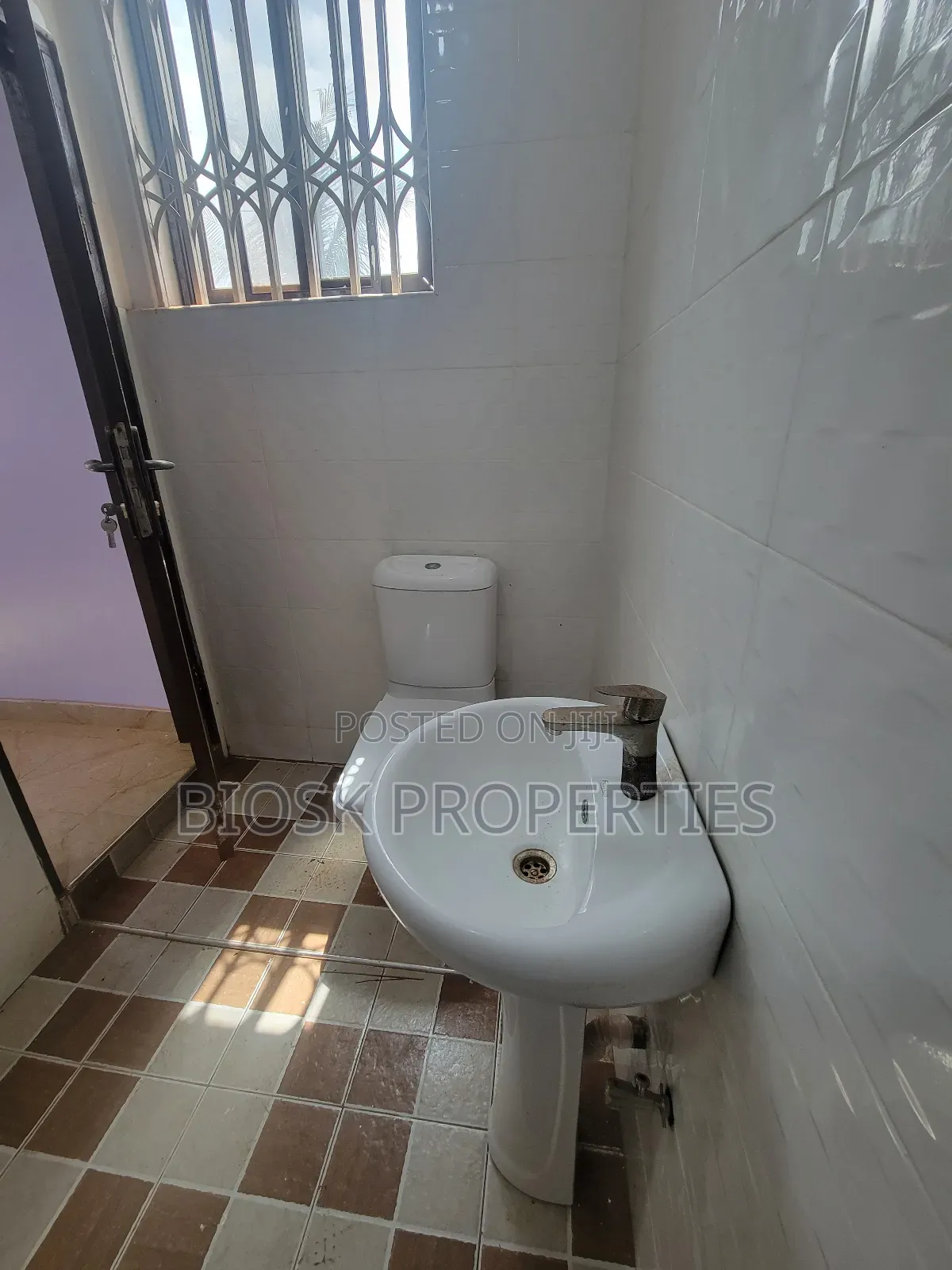 3bdrm House in Biosk Properties, Malejor for rent