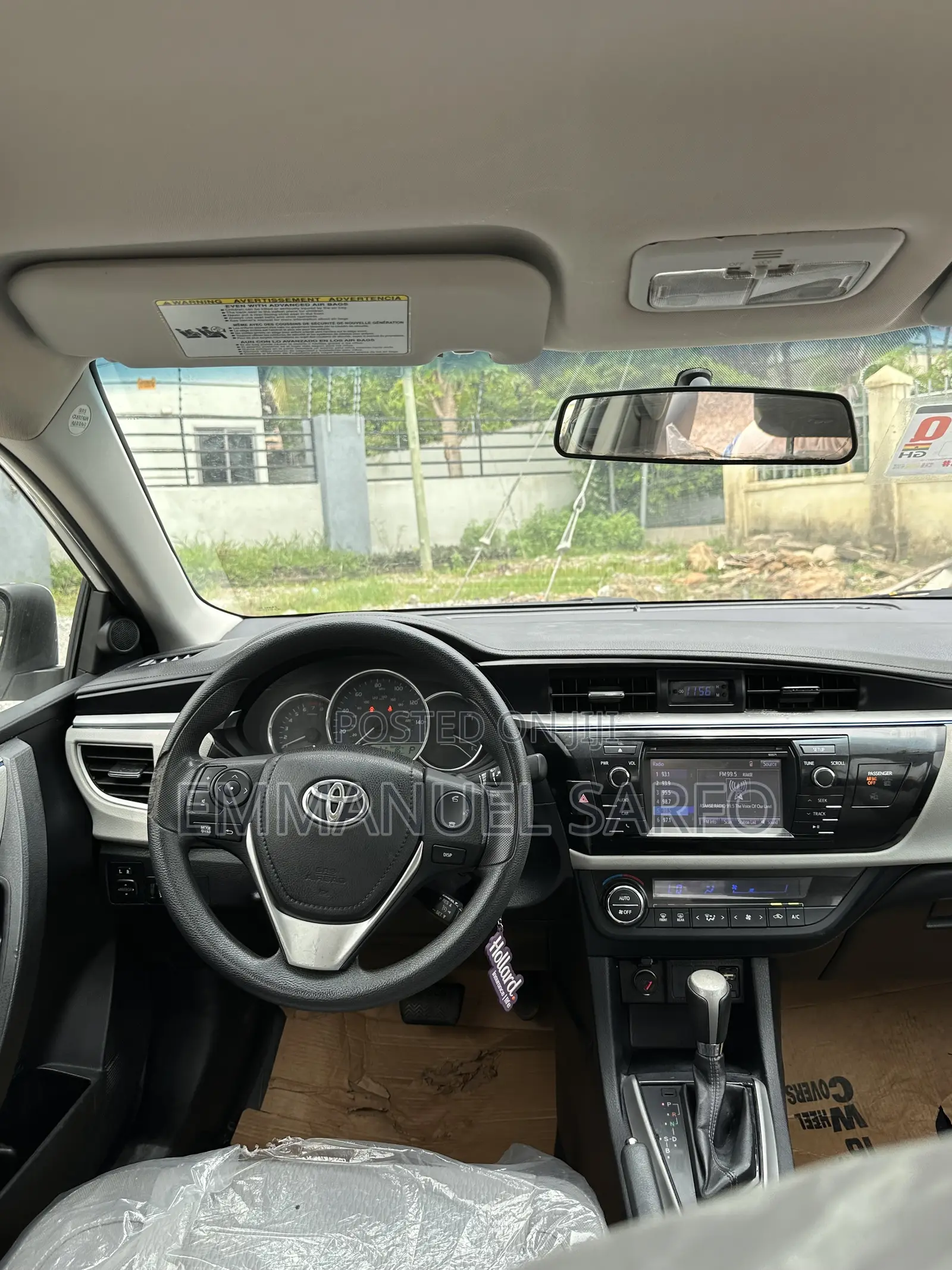 Toyota Corolla LE 4dr Sedan (1.8L 4cyl CVT) 2016 White