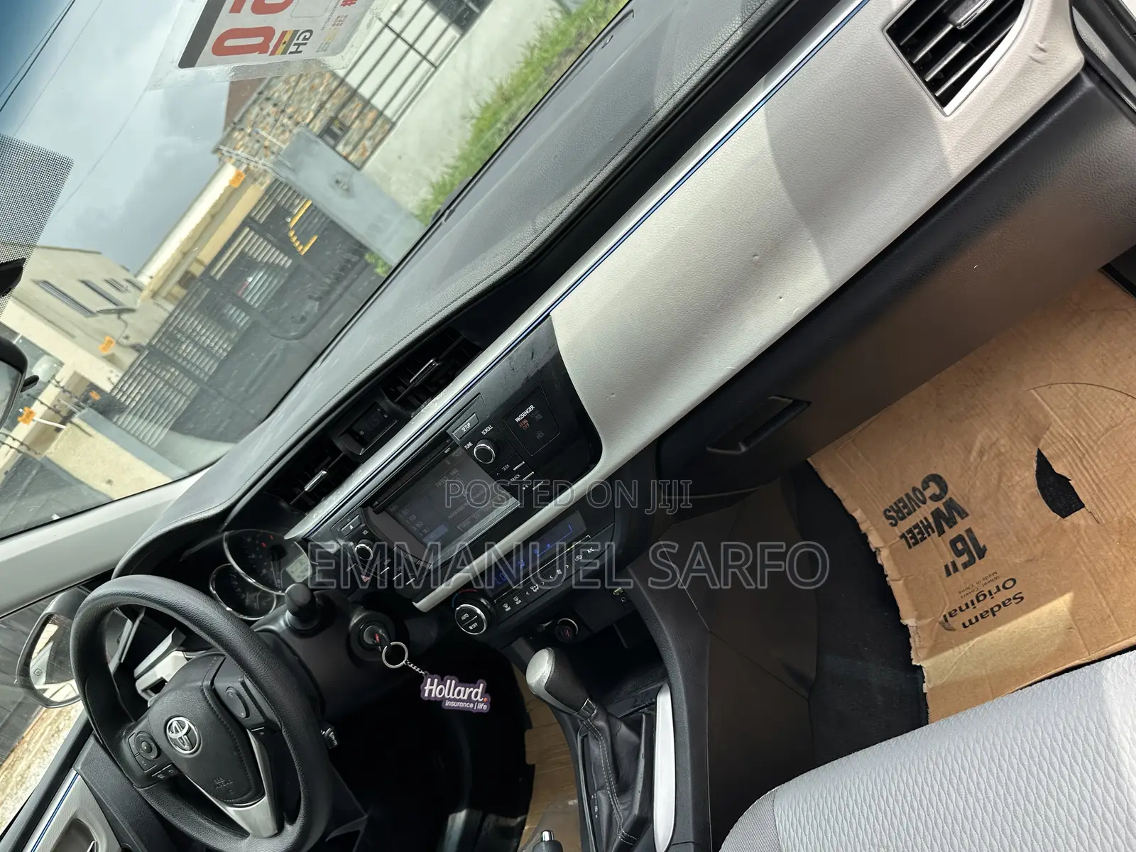 Toyota Corolla LE 4dr Sedan (1.8L 4cyl CVT) 2016 White