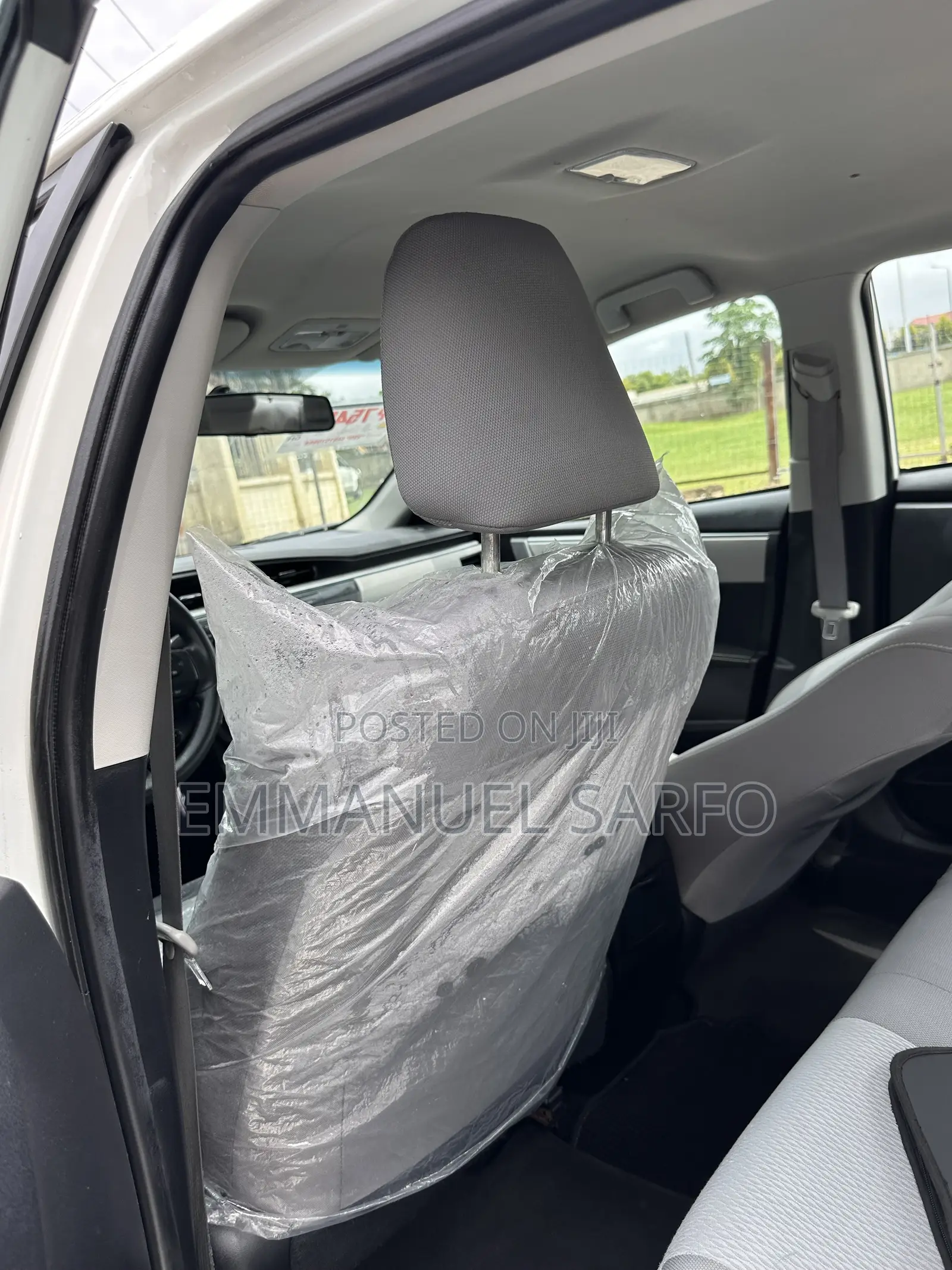 Toyota Corolla LE 4dr Sedan (1.8L 4cyl CVT) 2016 White