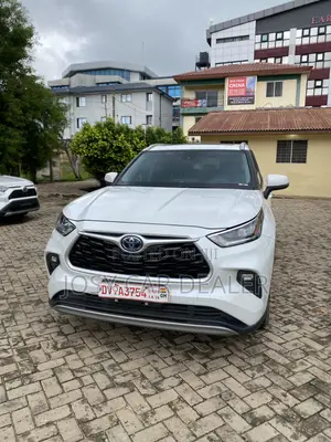 Toyota Highlander LE FWD 2024 White