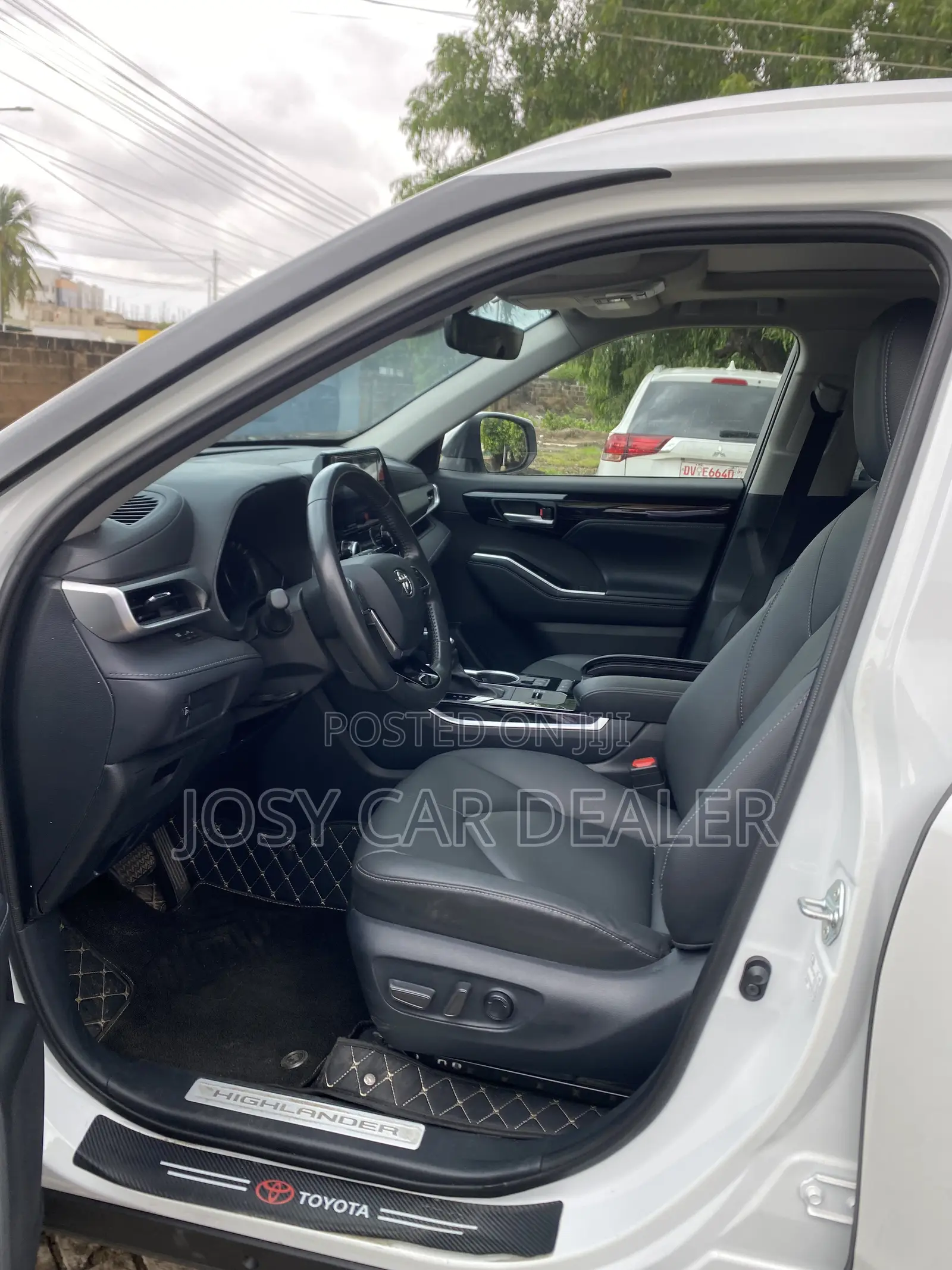 Toyota Highlander LE FWD 2024 White