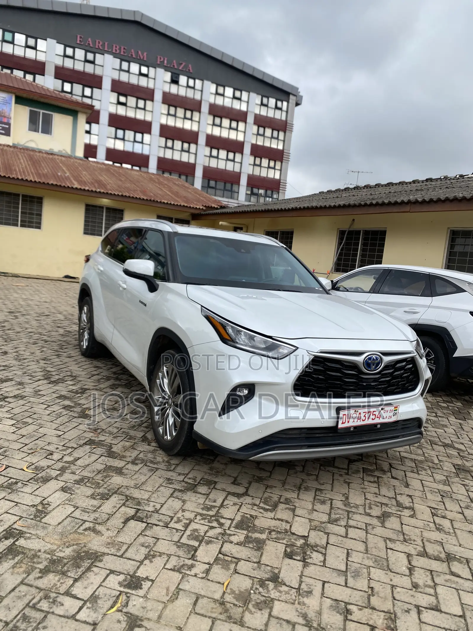 Toyota Highlander LE FWD 2024 White