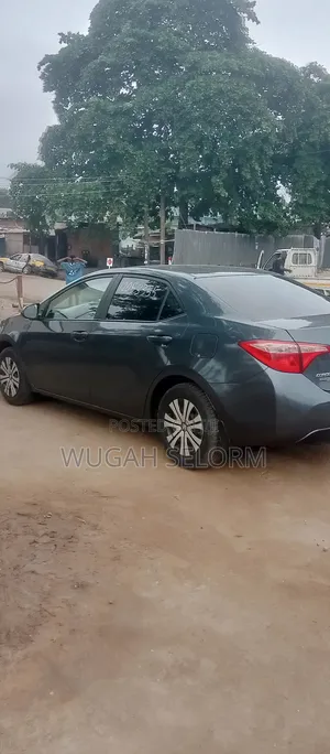 Toyota Corolla SE 4dr Sedan (1.8L 4cyl Manual) 2017 Gray