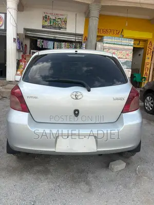 Toyota Yaris 2010 Silver