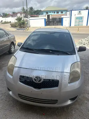 Toyota Yaris 2010 Silver