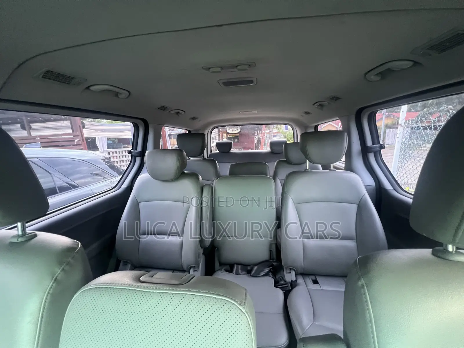 Hyundai Staria 2022 Silver