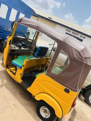 Bajaj RE 2024 Yellow